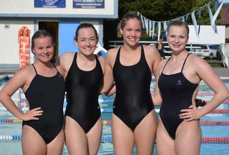 040915swimteamrelay