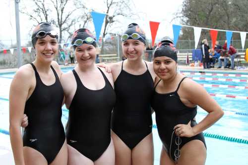 032813girlsswimteam