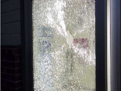 032514brokenwindow1