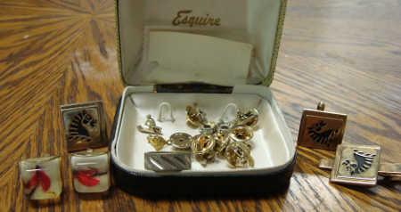 040414stolencufflinks