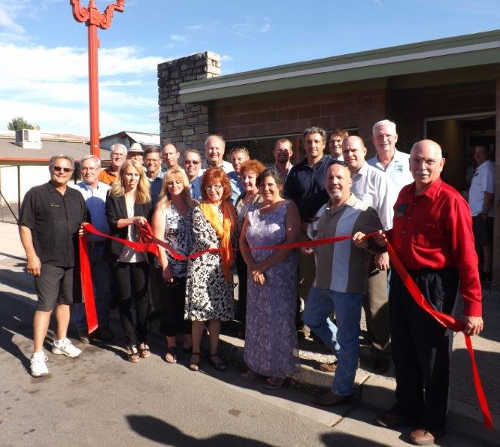 062614winegraperibboncutting