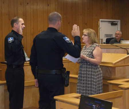 071514officerswearingin