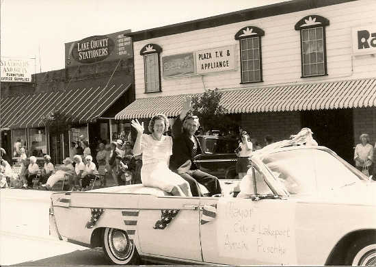 Arlin and Rose Pischke riding in a parade in downtown Lakeport, Calif., in 1984, during his first of two terms at the city’s mayor. Photo courtesy of the Pischke family. 1984pischkes
