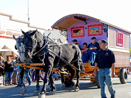 vaneckgypsywagonpearfest