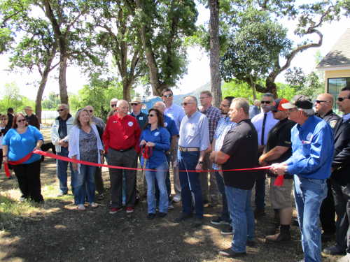 061017chamberribboncutting