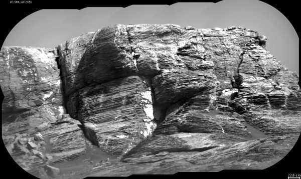 This view of "Vera Rubin Ridge" from the ChemCam instrument on NASA's Curiosity Mars rover shows sedimentary layers and fracture-filling mineral deposits. ChemCam's telescopic Remote Micro-Imager took the 10 component images of this scene on July 3, 2017, from a distance of about 377 feet. Credits: NASA/JPL-Caltech/CNES/CNRS/LANL/IRAP/IAS/LPGN. Space News: NASA's Curiosity Mars Rover climbing toward ridge top